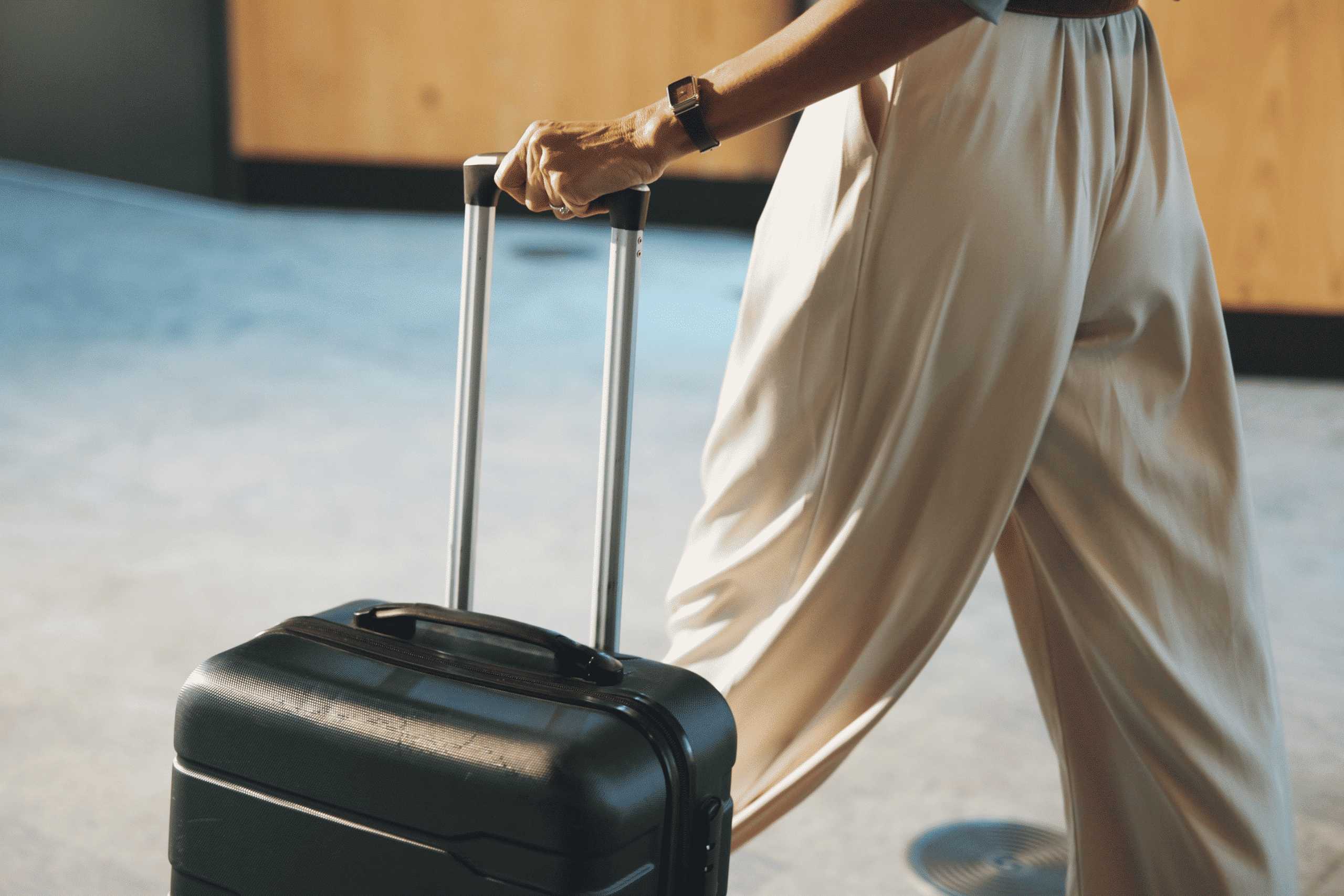 搭機入境韓國行動電源一定要隨身攜帶，千萬別將行動電源打包至托運行李中喔！