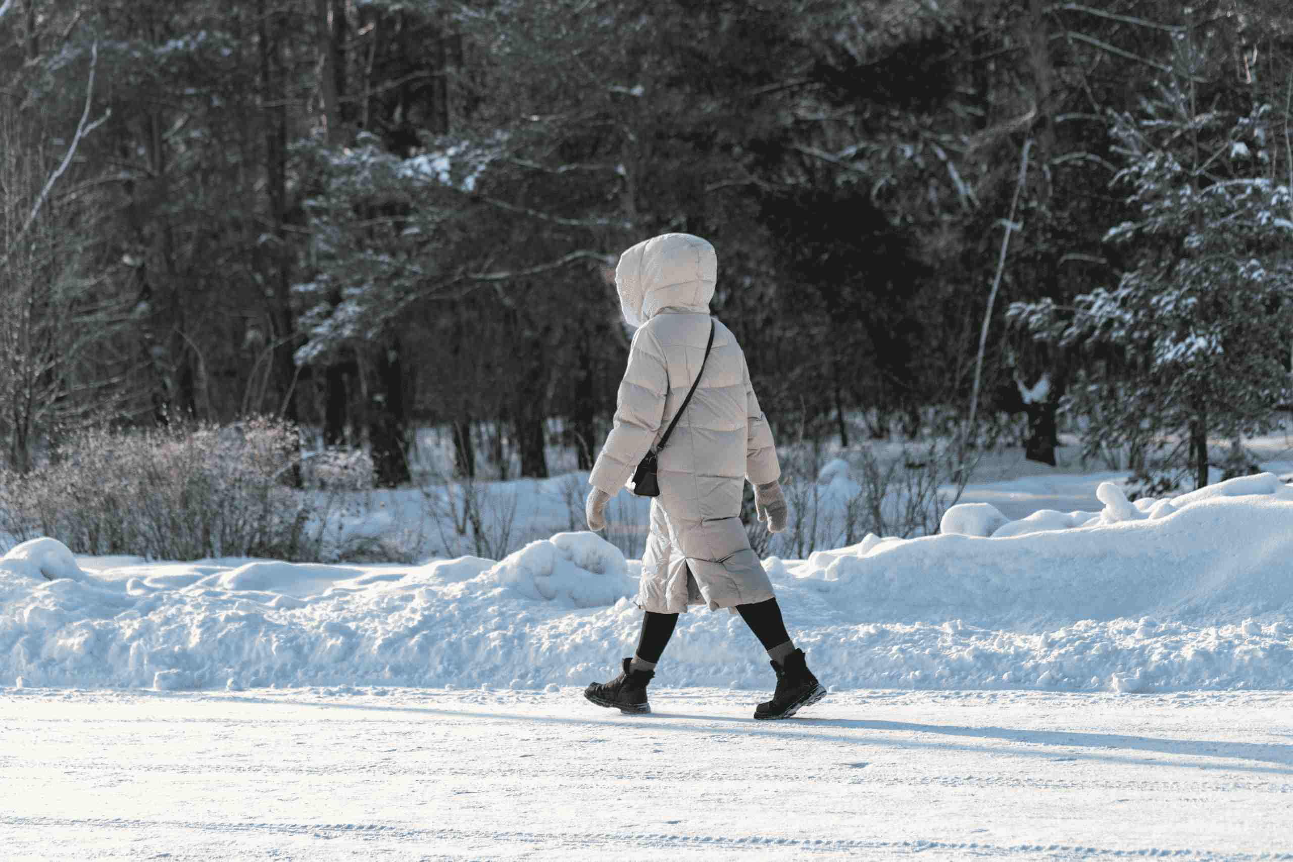 冬季來韓國旅遊，保暖衣物一定要準備好，記得穿搭守則，外層保暖內層輕薄，進到室內才好不會熱到流汗。