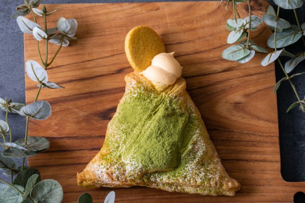 招牌的甜點是一靈感來自於山脈線條的酥脆派皮點心，喜歡嘗試特色甜點的旅客不能錯過。(圖片來源：YAMANOAKARI 官網）