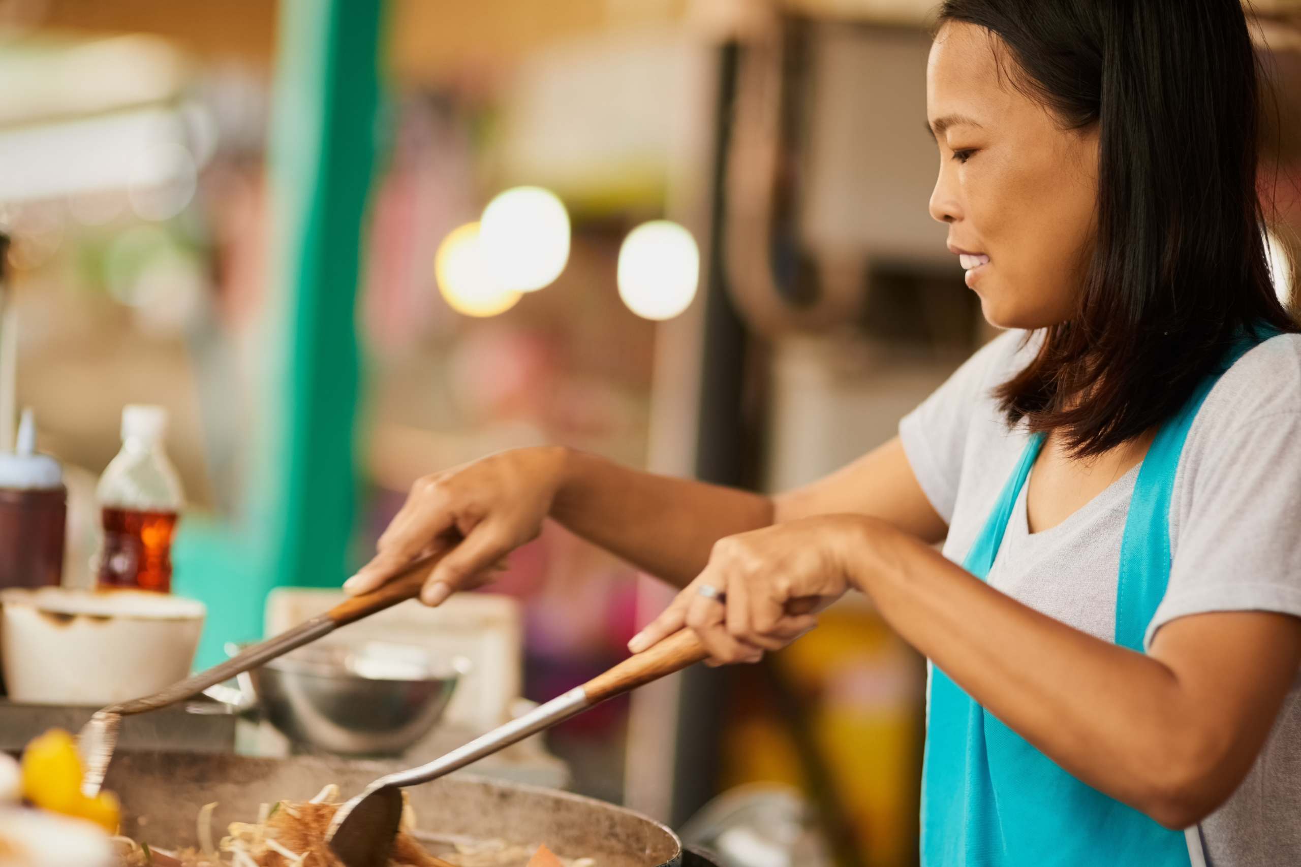 在泰國旅遊時，如果有殺價需求，請有禮貌的與店家說話。