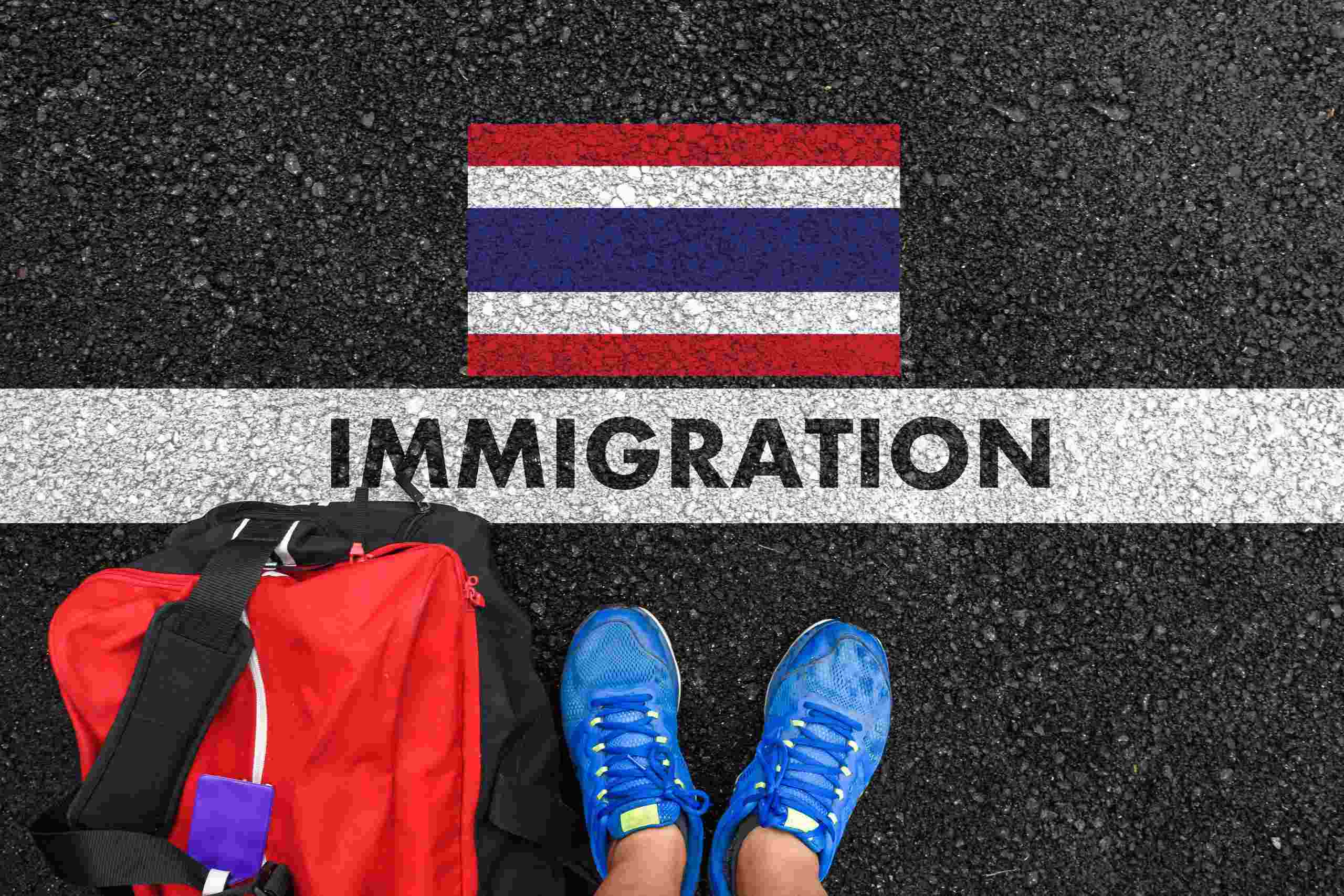 泰國政府自 2025 年底起正式向所有入境外國旅客徵收入境觀光費，其中 70 泰銖將用於旅客入境後的醫療與意外保險。