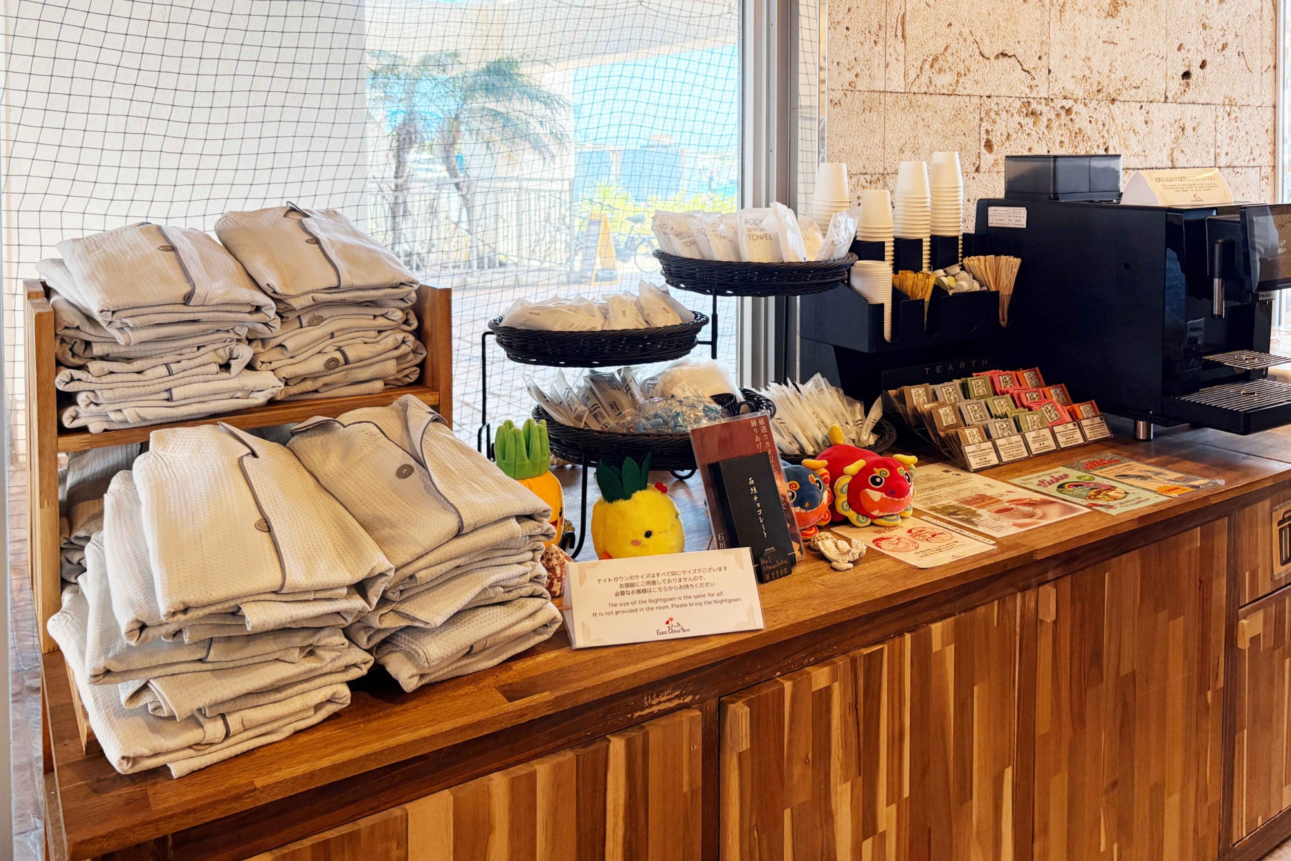 Hotel East China Sea 飯店內，備有豐富的自助區服務。（圖片來源：SEVEN×SEVEN石垣官網）