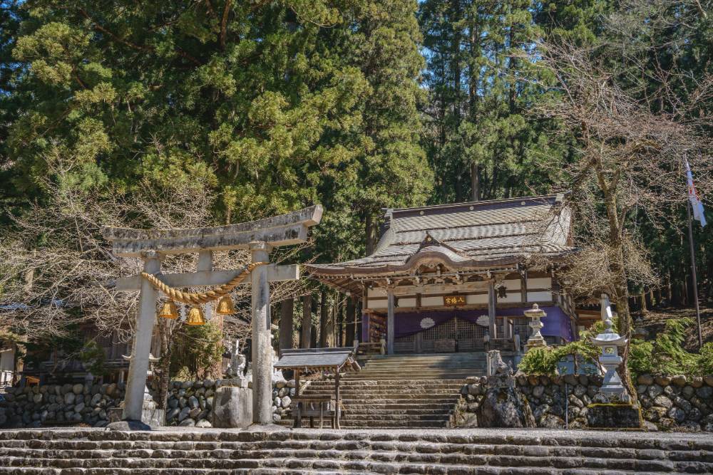 白川八幡神社舉辦傳統祭典「濁酒祭」，祈求豐收、平安、和平，想感受祭典文化的旅客千萬別錯過。（圖片來源：shutterstock）