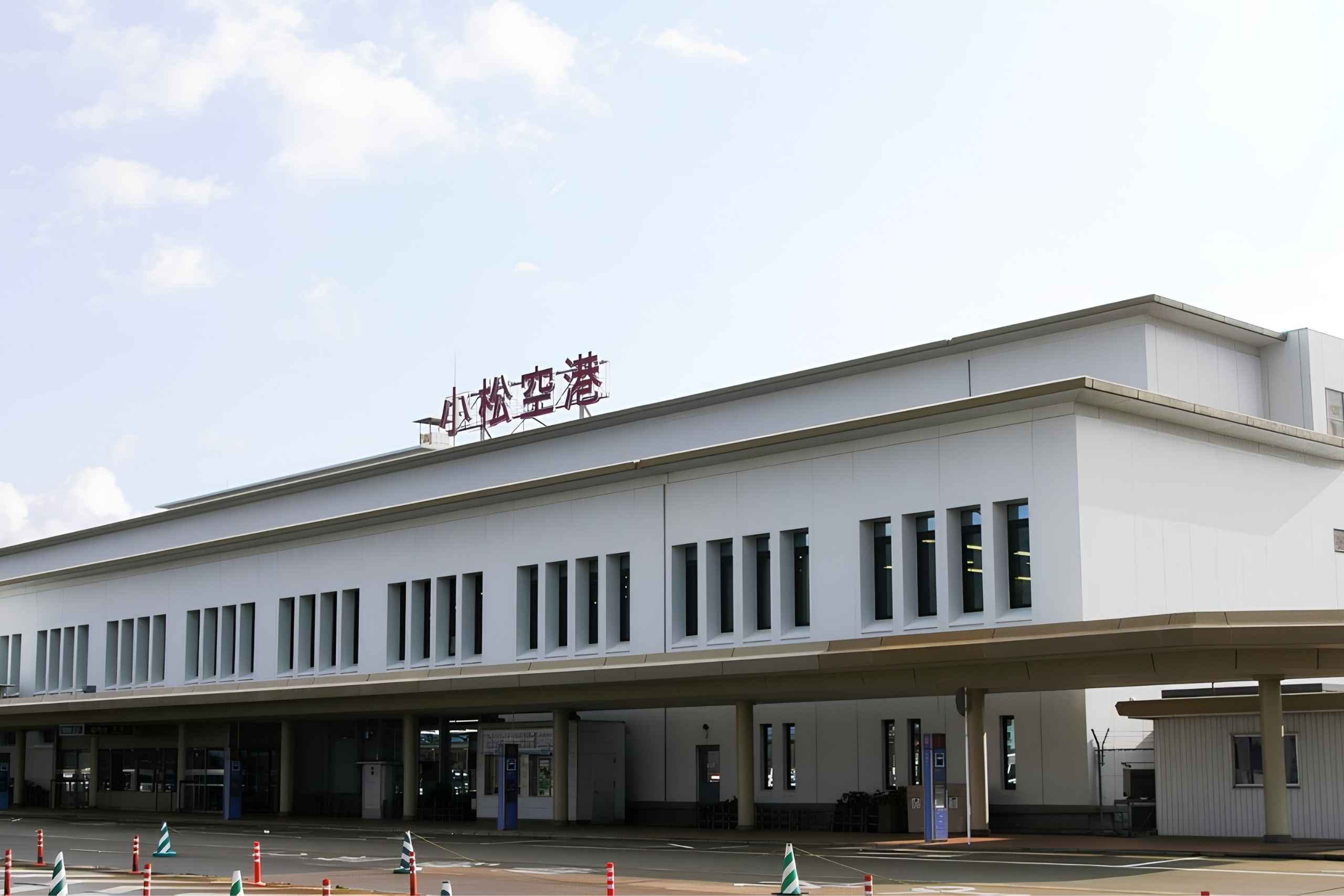 小松機場(Komatsu Airport)航廈外觀,北陸地區重要空中門戶。(圖片來源:石川縣觀光官方網站)