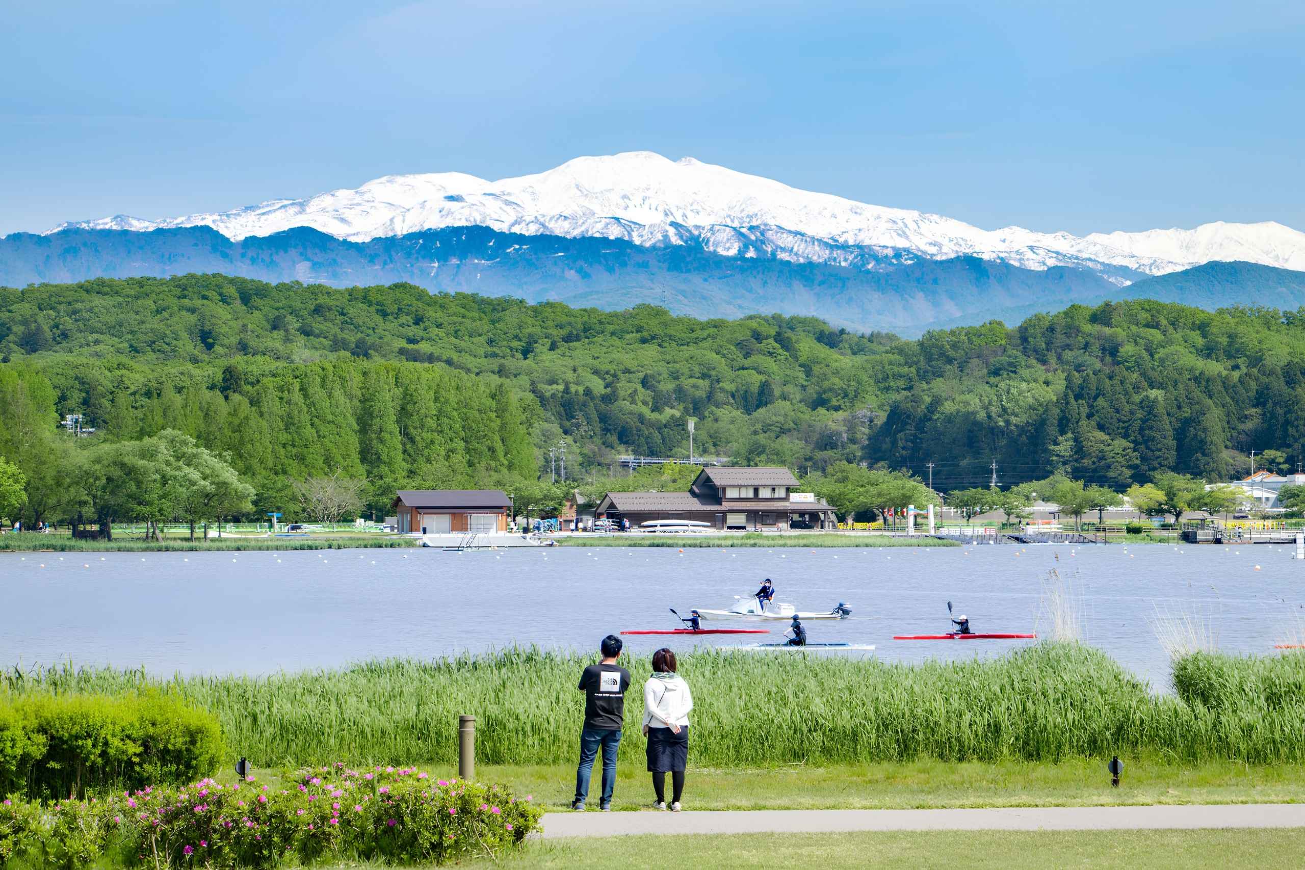 木場潟公園湖景與白山遠眺,石川縣唯一保留原貌的潟湖。(圖片來源:石川縣觀光旅遊官網)
