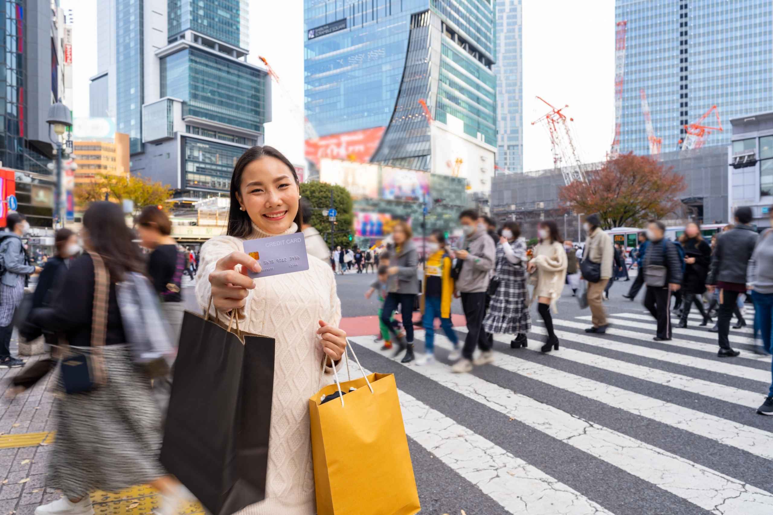 最新日本退稅新制，一般物品、消耗品，兩者可合併累積。「消費總額」有達未稅金額 5,000 日圓（含稅約 5,500 日圓），就能享有退稅資格。（圖片來源：Shutterstock）